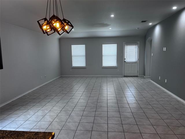 Building Photo - 950 Decker Dr