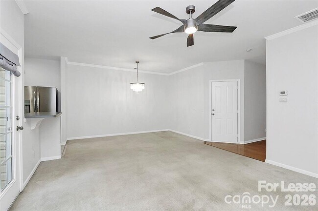 Building Photo - 10978 Princeton Village Dr