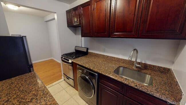 Building Photo - 110-19 72nd Rd