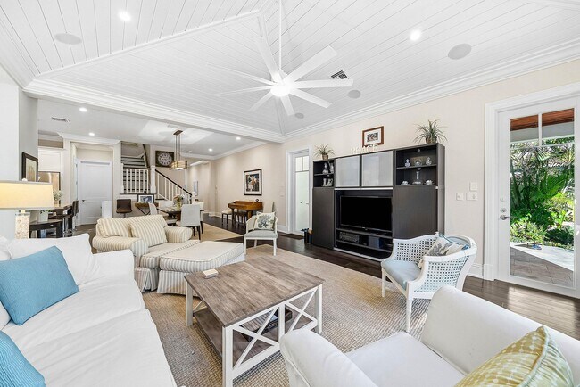 Building Photo - 120 Grove Way