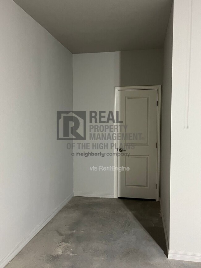 Building Photo - 7307 Vicky St