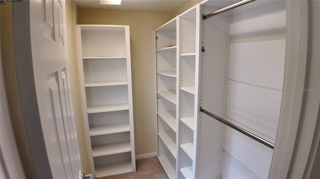Building Photo - 8561 Insular Ln
