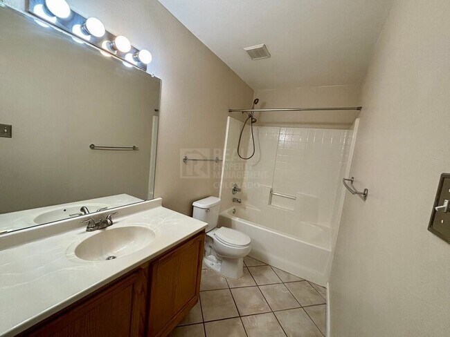 Building Photo - 8416 Pebble Creek Way