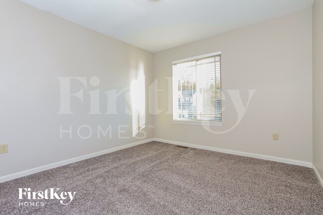 Building Photo - 2724 Parkerridge Dr