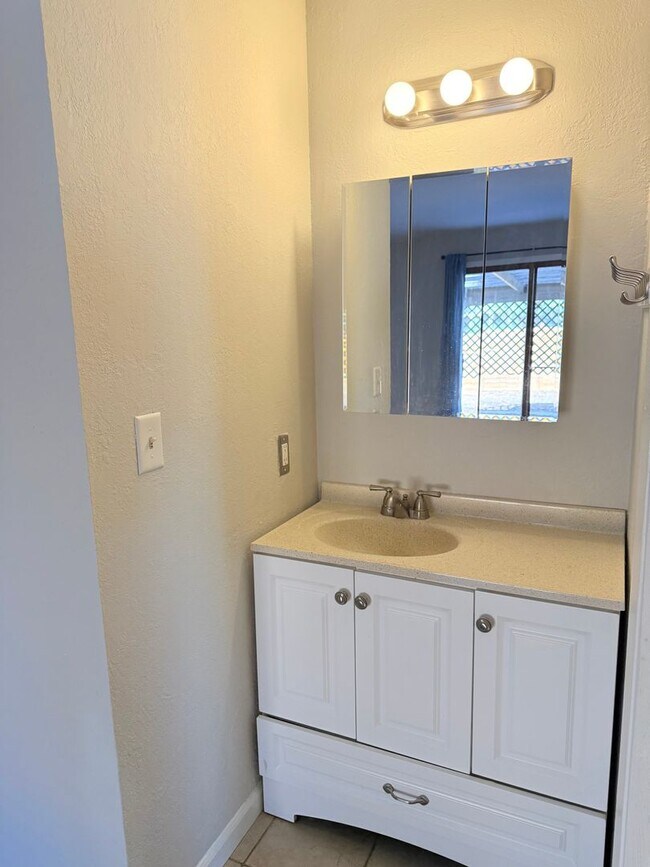 Building Photo - 3120 Mirage Dr