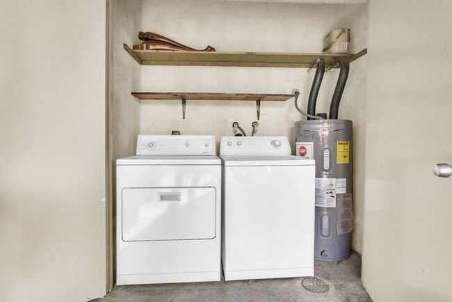 Building Photo - Spacious four bedroom in Prime UTC/UCSD Lo...