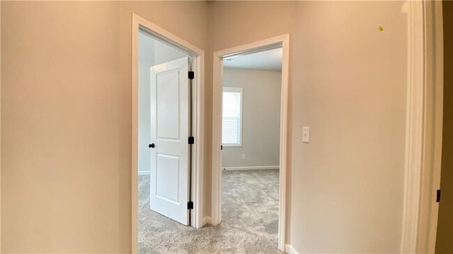 Building Photo - 4591 Silver Oak Dr