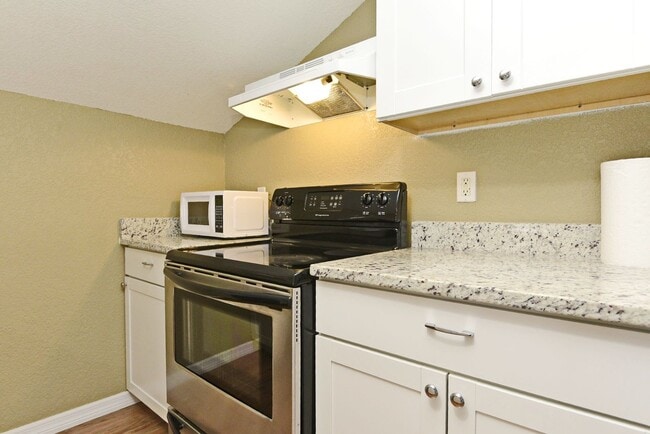 Building Photo - 1023 E Amelia St