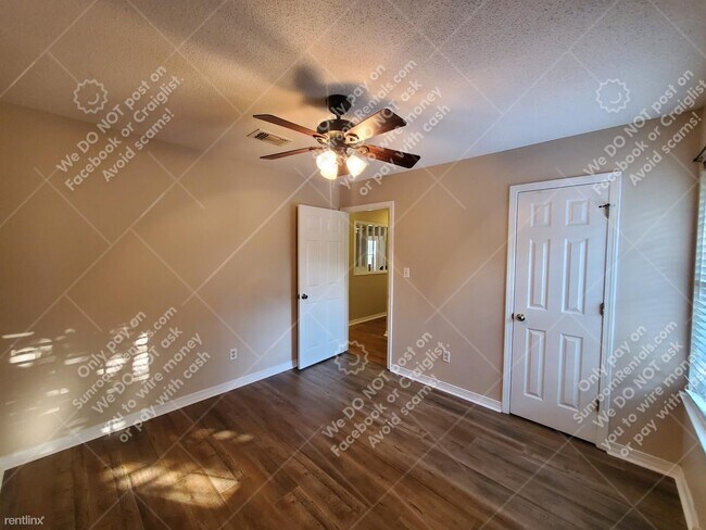 Building Photo - 3 br, 2 bath House - 4700 Tradewinds Dr