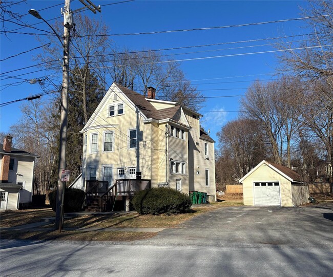 Building Photo - 19 E Cedar St