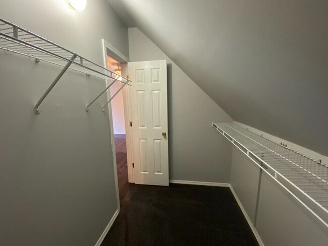 Building Photo - Now Available - 2 Bed 2 Bath House in Brit...