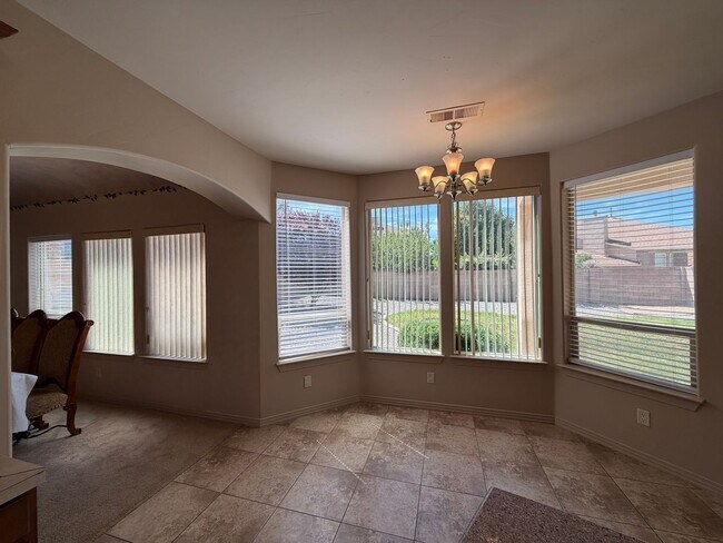 Building Photo - 4 Bedroom Home Plus Office Available Near Eubank Blvd NE & Paseo Del Norte!