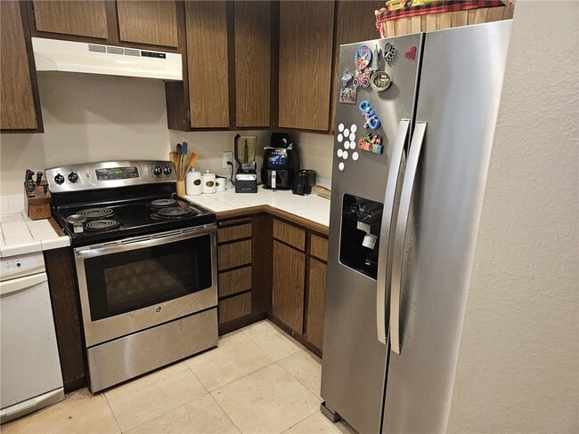 Building Photo - 545 S Ranch View Cir