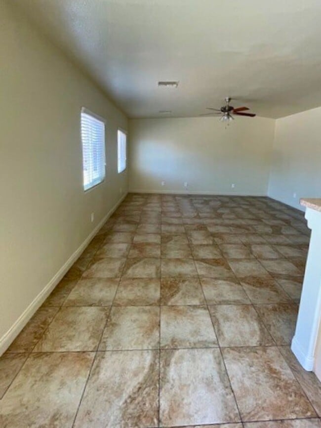 Building Photo - MOVE-IN READY 3BR/2BA SINGLE FAMILY HOME I...