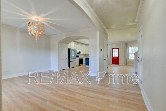 Building Photo - 8028 Glade Rd