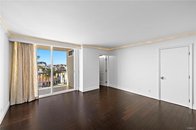 Building Photo - 310 Fernando St