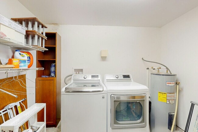 Building Photo - 2501 Weber St