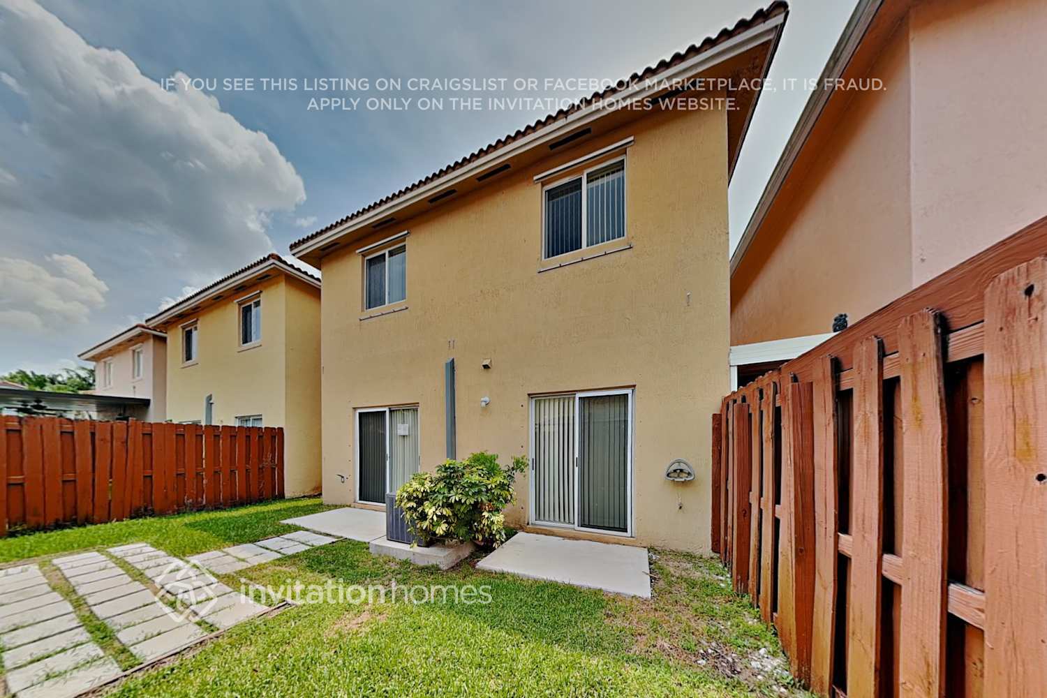 Building Photo - 5927 SW 163rd Ave