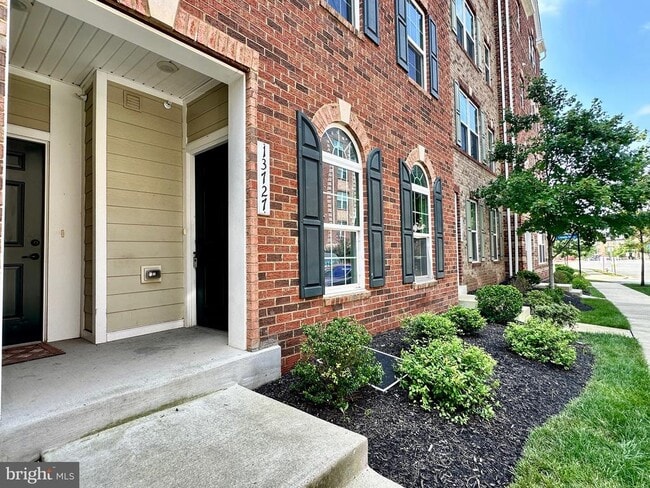 Building Photo - 13727 Endeavour Dr