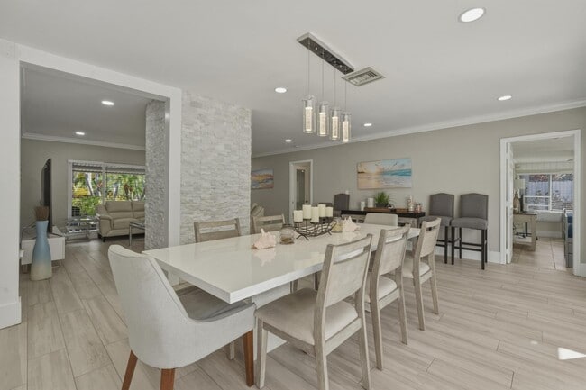 Building Photo - 3036 NE 19th St