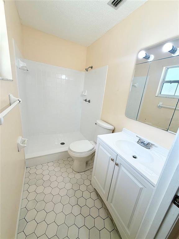 Building Photo - 506 Holt Cir