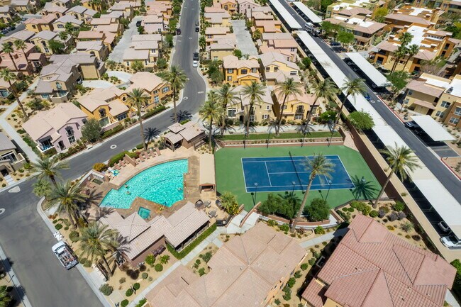 Building Photo - 52210 Rosewood Ln
