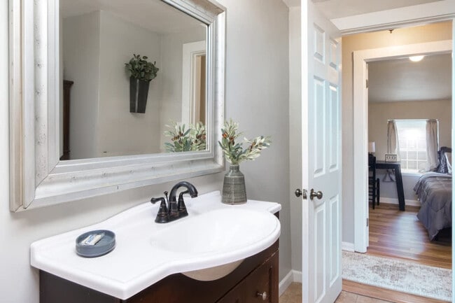 Building Photo - 367 S Rocky River Dr