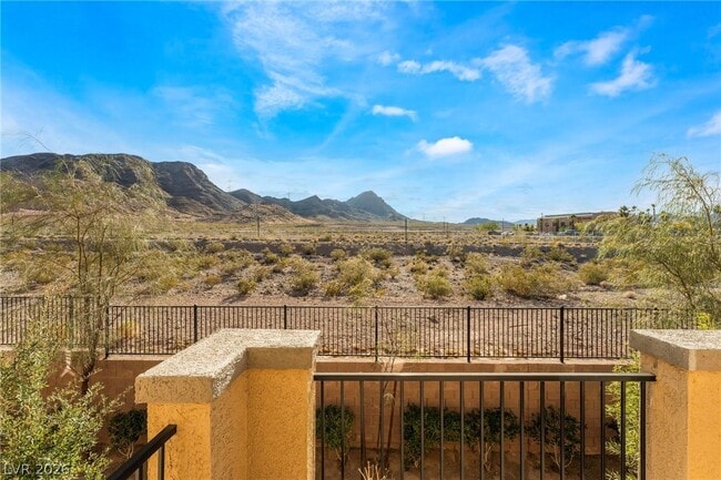 Building Photo - 1299 Raritan Pl