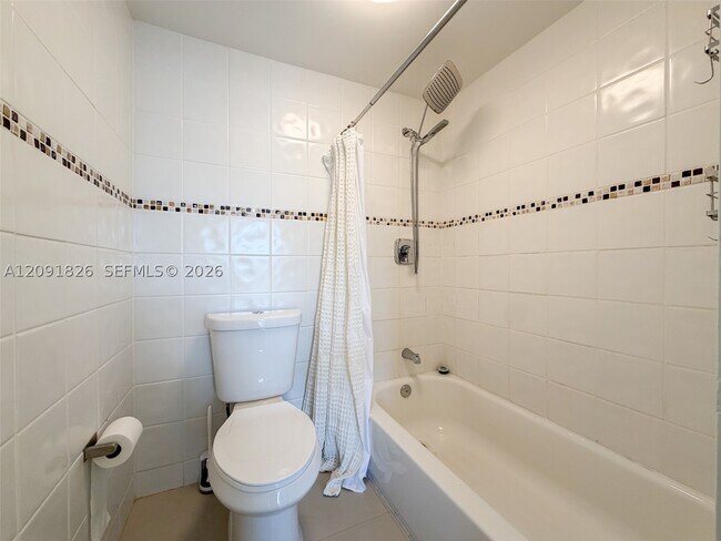 Building Photo - 9381 E Bay Harbor Dr