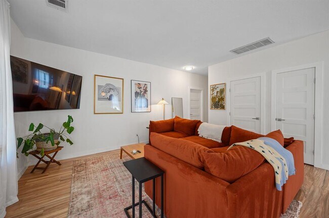 Building Photo - 4603 Ribbecke Ave