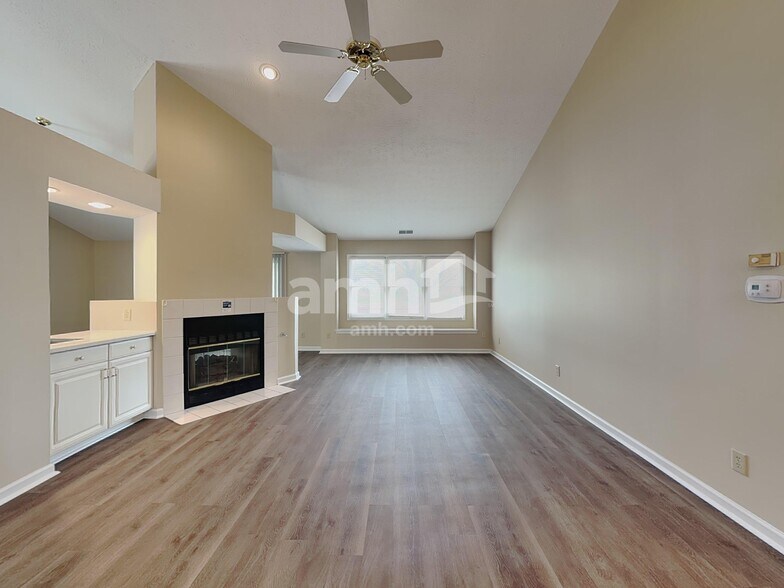 Building Photo - 4741 Common View Cir