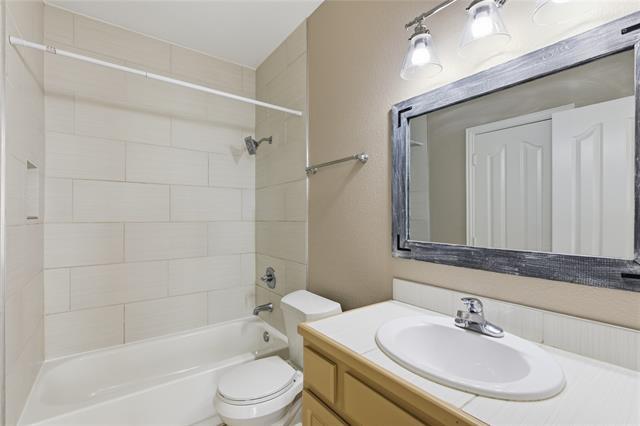 Building Photo - 609 E McGee St