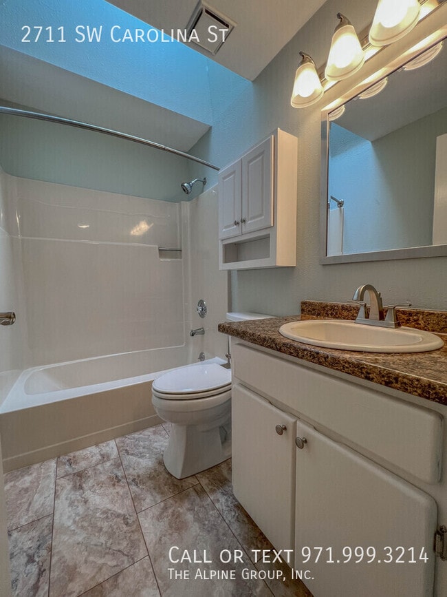 Building Photo - 2711 SW Carolina St