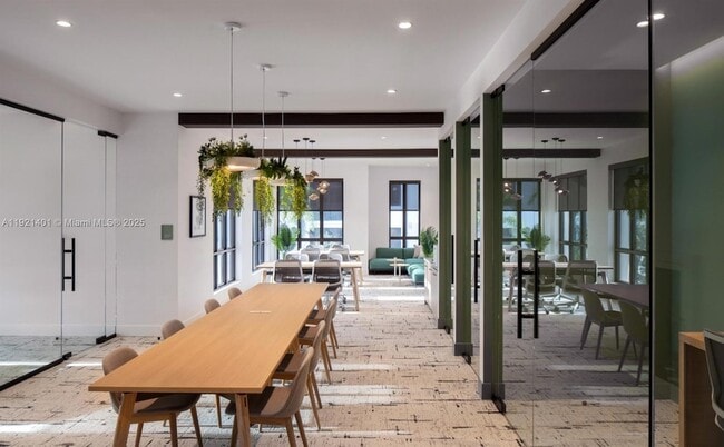 Building Photo - 1874 Heron Club Dr