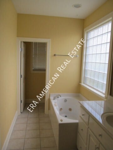 Building Photo - 26 Village Ln