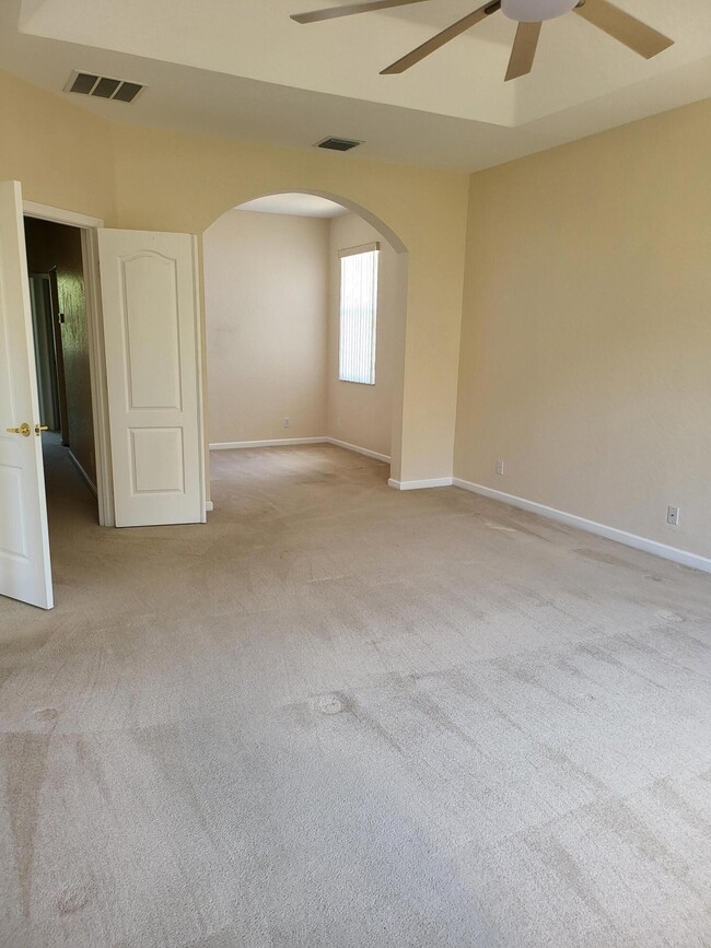 Building Photo - 6235 Arlington Way