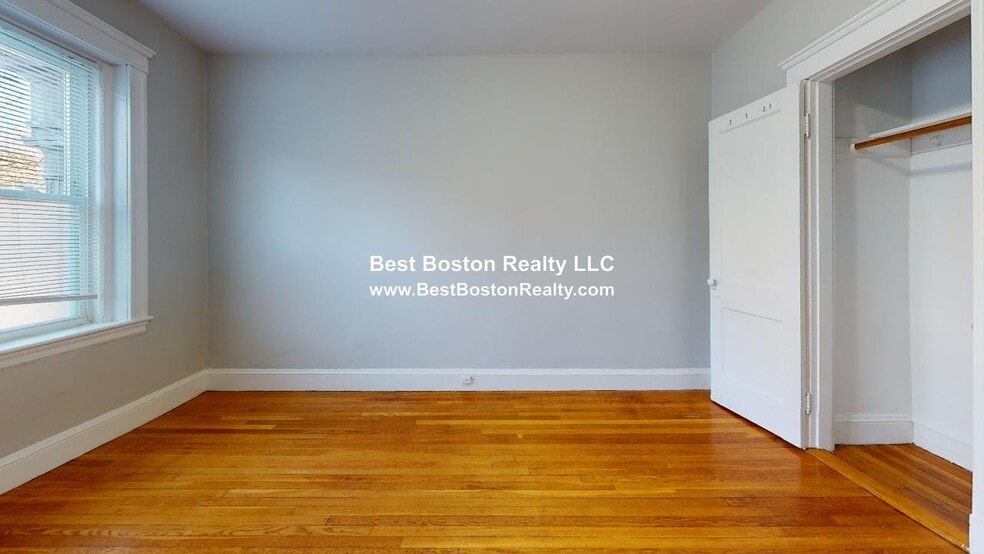 Building Photo - 1 Gray St