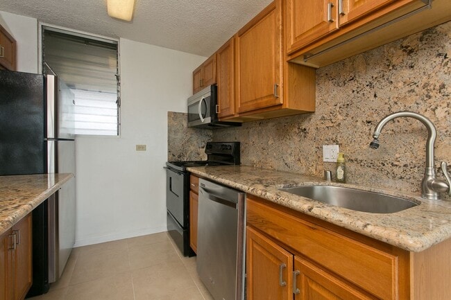 Building Photo - 1 Bed 1 Bath 1 Parking in Lele Pono - spectacular unobstructed view of Pearl Harbor!
