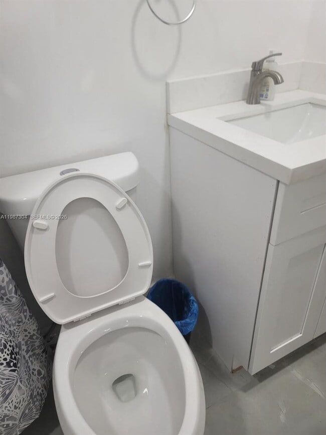 Building Photo - 512 NW 96th St