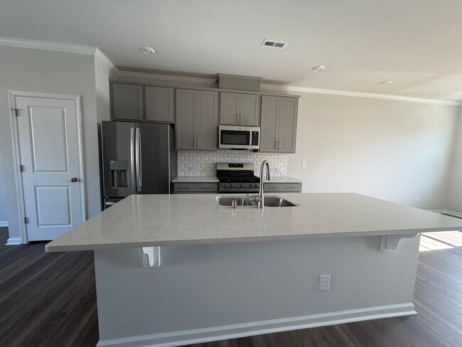 Building Photo - Carolina Springs 2