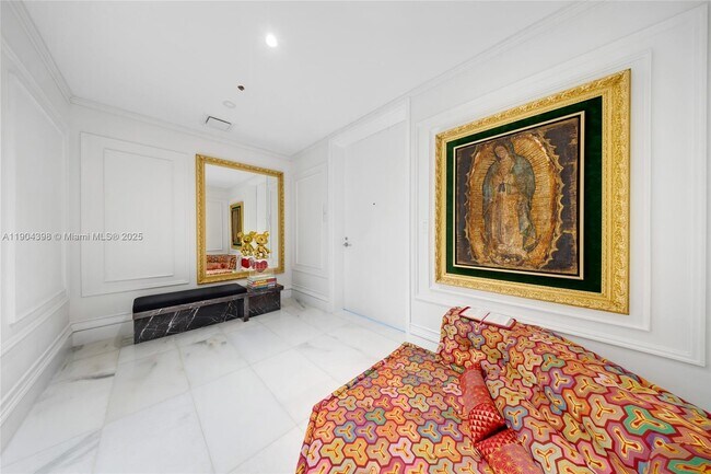 Building Photo - 700 NE 26th Terrace