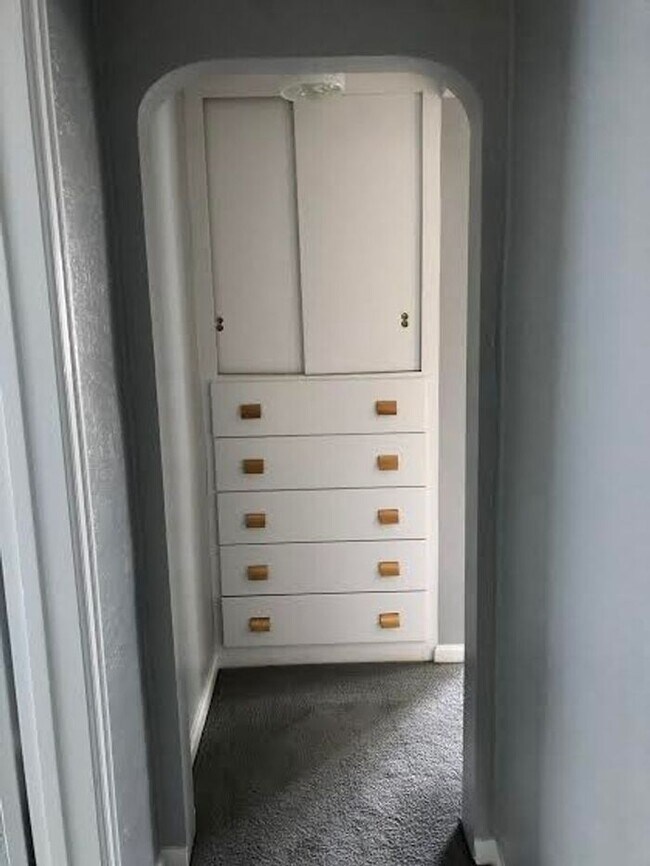 Building Photo - Beautiful 2 bed, 2 bath Old Town ranch one...