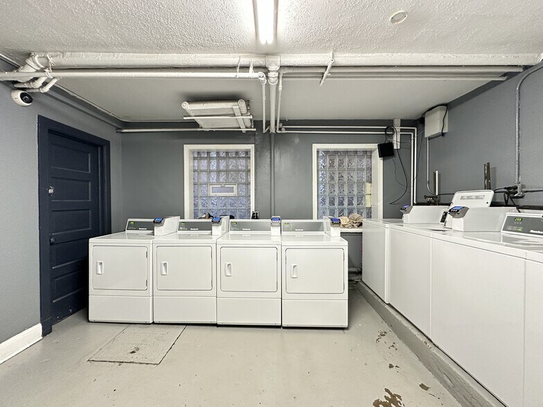 Building Photo - 3824 N Fremont St