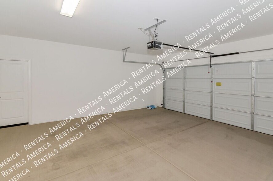 Building Photo - 7433 Via Casa Elegante