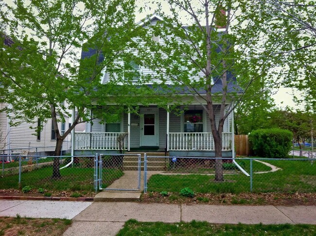 Building Photo - 3145 5th Ave S