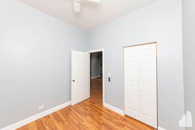 Building Photo - 3300 N Racine Ave