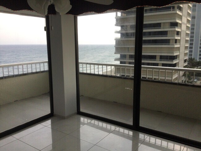Building Photo - 5280 N Ocean Dr