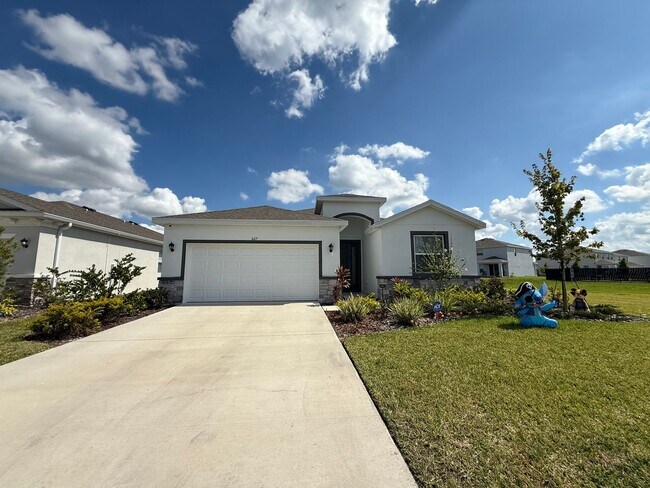 Building Photo - 4 Bedrooms, 2.5 Baths Coming Soon!