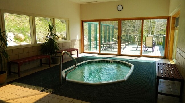 Building Photo - Summer Seasonal Rental- Sts. John 2543