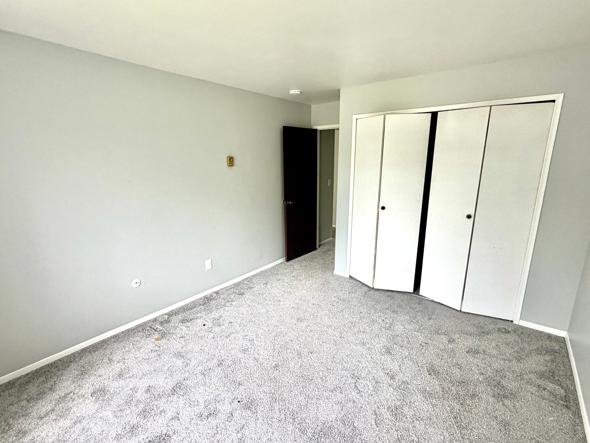 Building Photo - 21661 Hillside Dr
